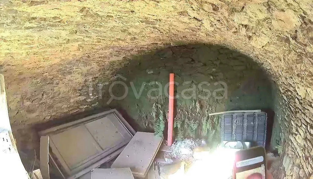 Toad - Rustic Property with Panoramic View in Angrogna