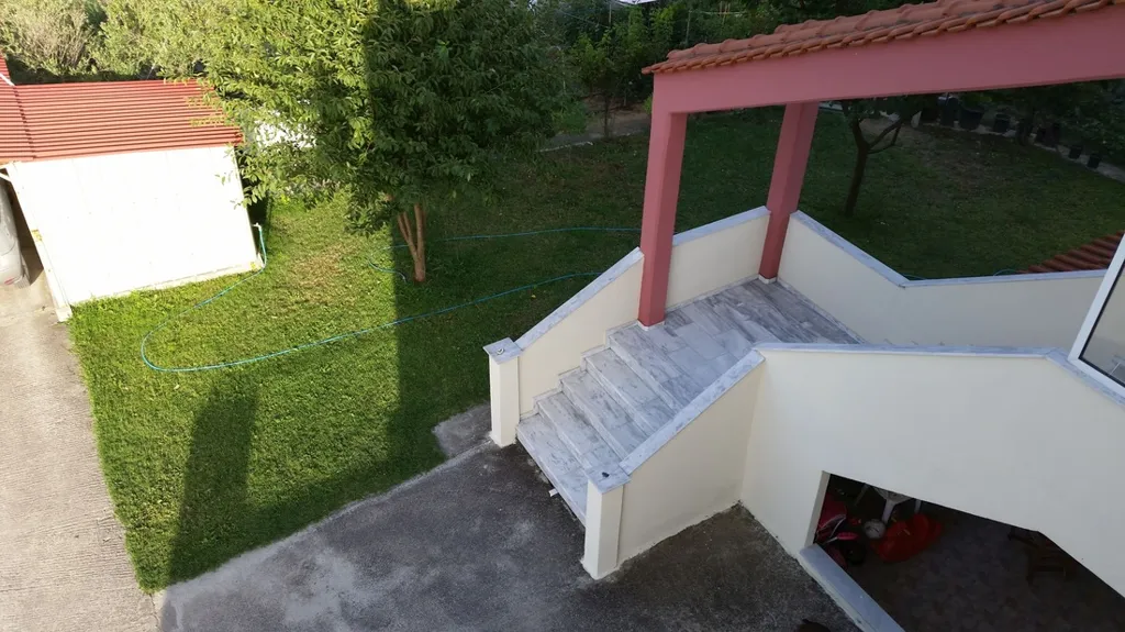 Terrasse - Detached House with Panoramic View in Thessaloniki Suburbs