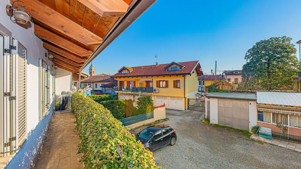 Balcon - Renovated House with Courtyard in Pianezza Centre