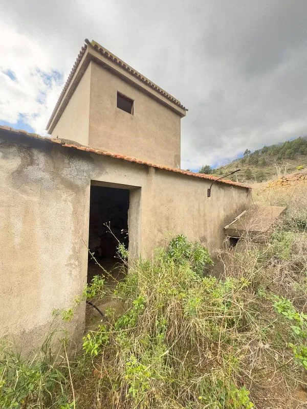 Välivaade - Rustic Property with Restoration Potential in Arafo