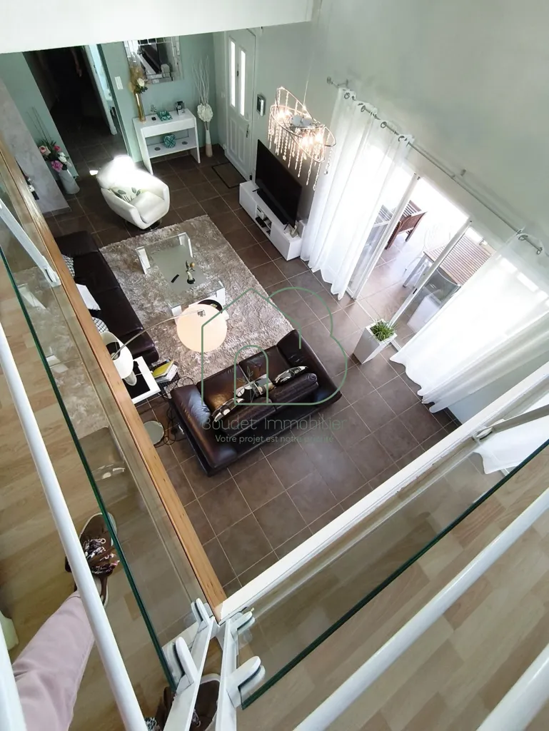 Séjour - Maison Contemporaine avec Piscine à Flagnac