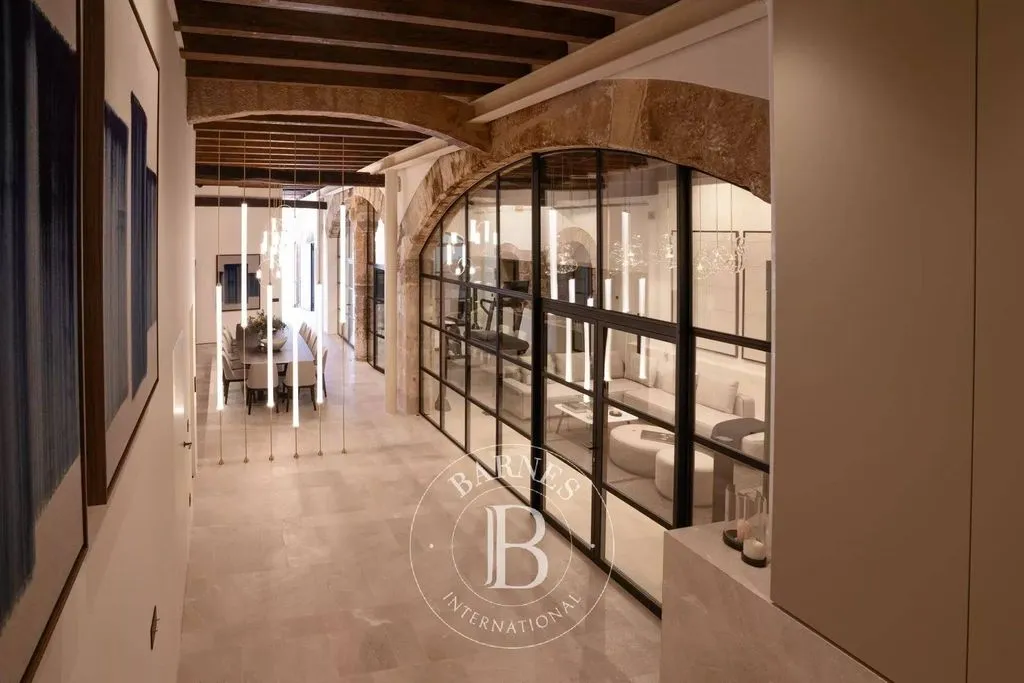 Esik - Restored 18th-Century Villa with Sea View in Palma