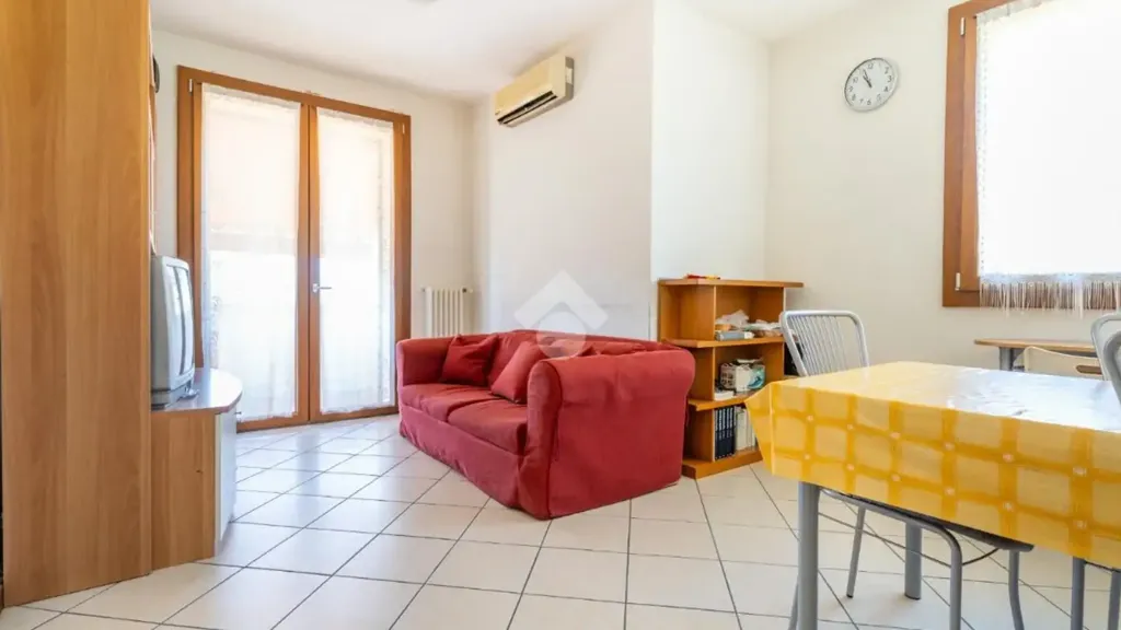 Séjour - Trilocale with Balcony in Ferrara