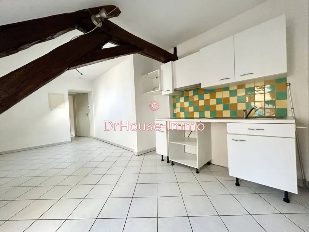 Kitchen - 2-Bedroom City Centre Flat in Montargis