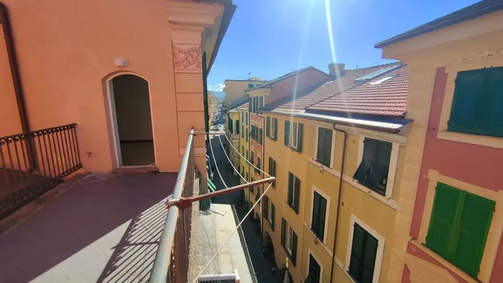 Rõdu - Apartment with Terraced View in Chiavari