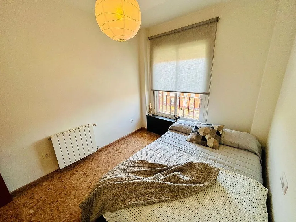 Bedrooms - Student-Friendly Flat with Balcony in Moncada