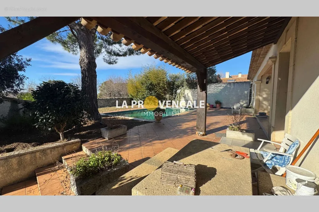 Terrasse - Maison avec Piscine et Terrasse à Béziers