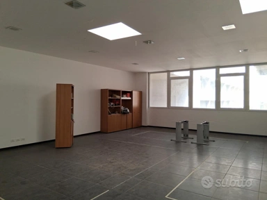 Toad - Office with Large Windows in Ragusa
