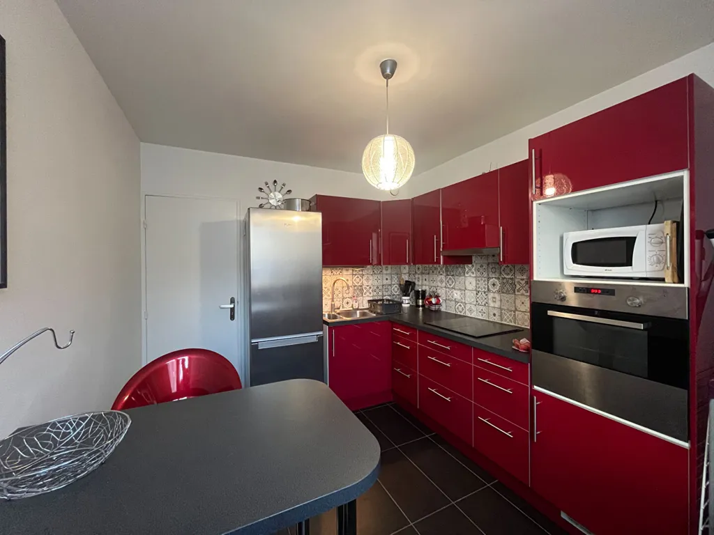 Cucina - Meubled Flat with Balcony in Reims
