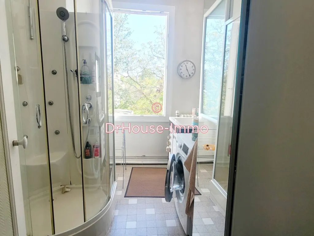 Salles de bain - Appartement Duplex avec Local Commercial à Nantes