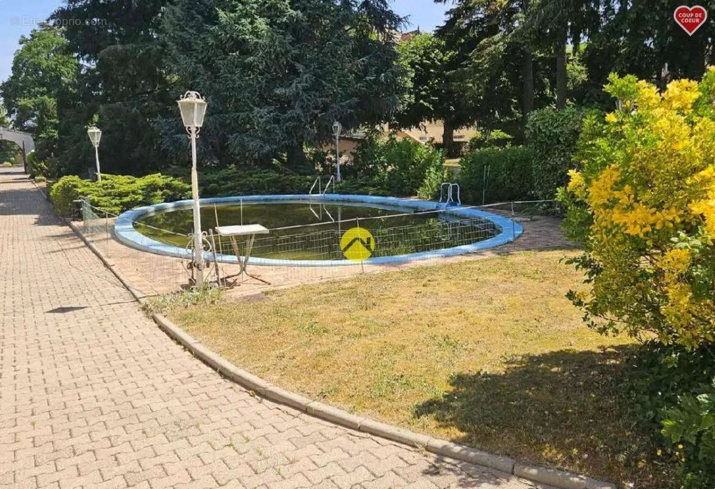 Piscina - Villa with Pool in Néris-les-Bains