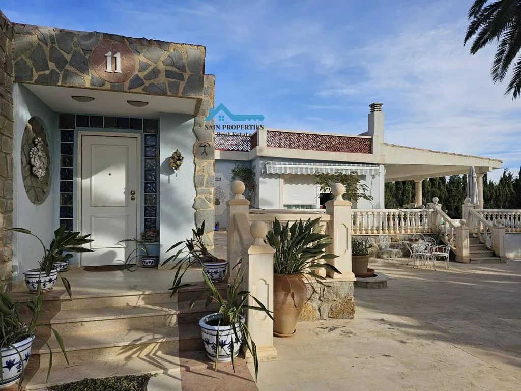 Terrass - Luxury Villa with Pool in Colonia Escandinavia