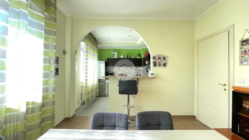 Salle à manger - Renovated Apartment with Mountain View in Brescia