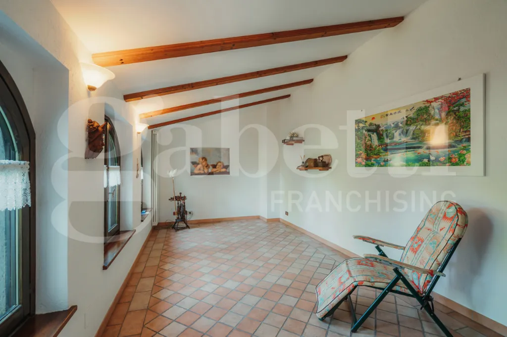 Esik - Rustic Villa with Private Park in Bibiana
