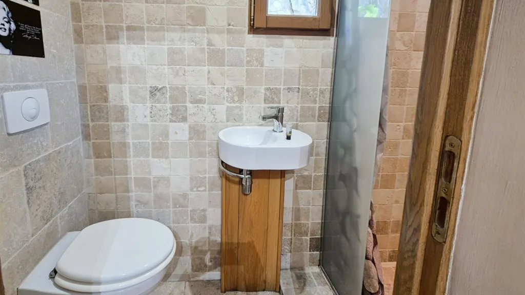 Salles de bain - Maison de Caractère avec Terrasse à Les Angles