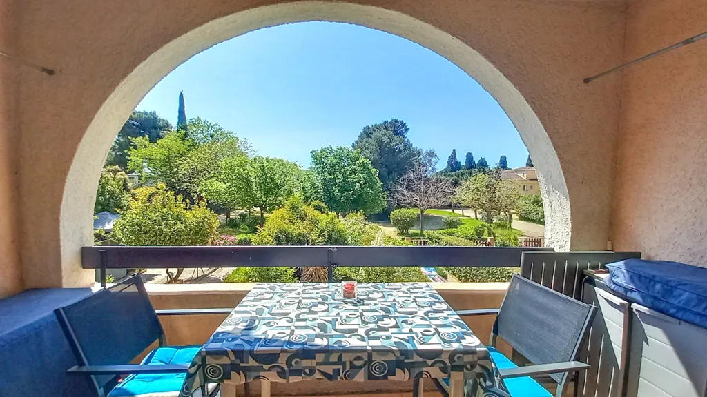 Terrass - Renovated 3-Piece Apartment with Balcony in Miramar