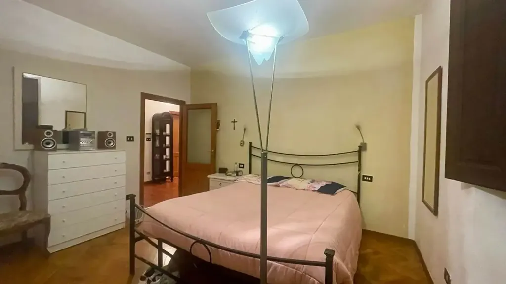 Chambres - Apartment with Cellar near Stadio, Montevarchi