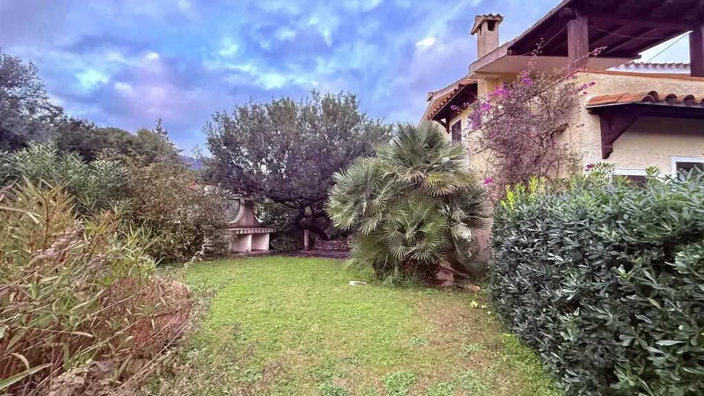 Garden - Rustic Apartment with Private Garden in Pula
