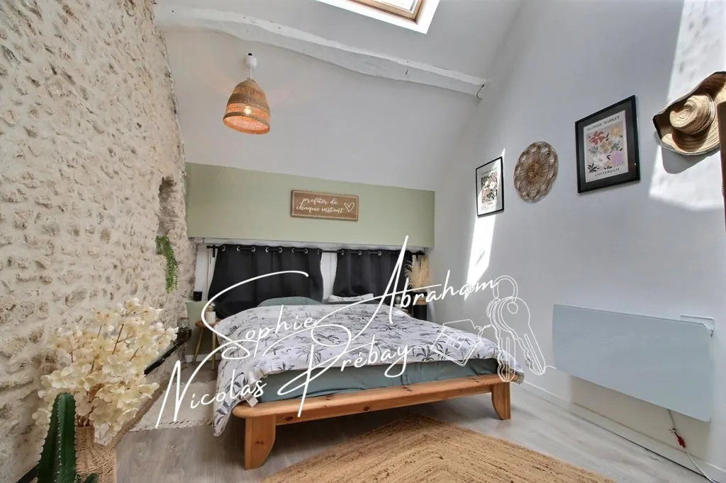 Chambres - Maison en Pierres avec Jardin et Terrasse à Gommerville