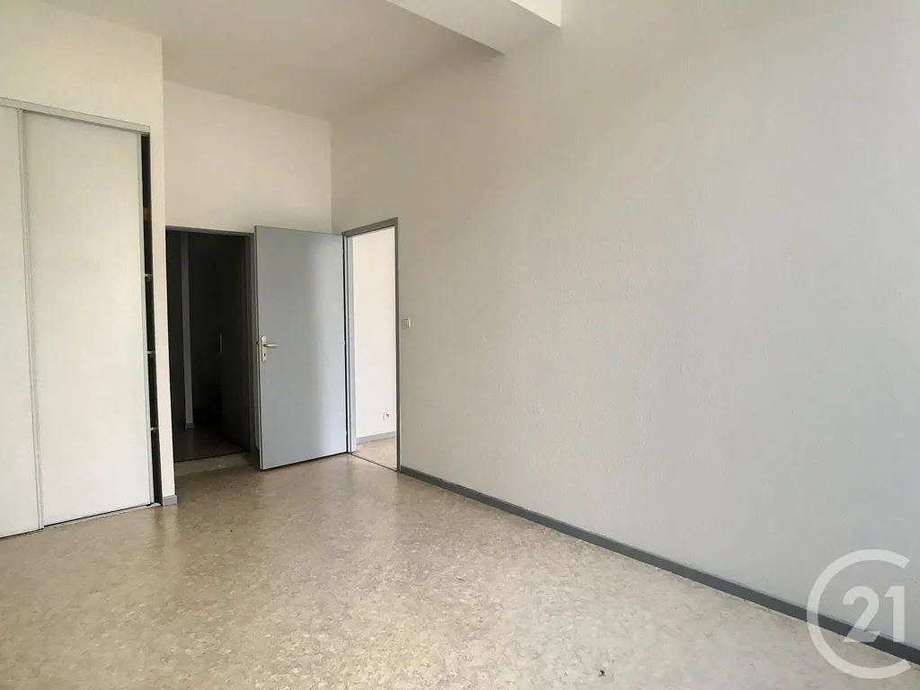 Toad - Renovated Flat with Balcony in Fleurance