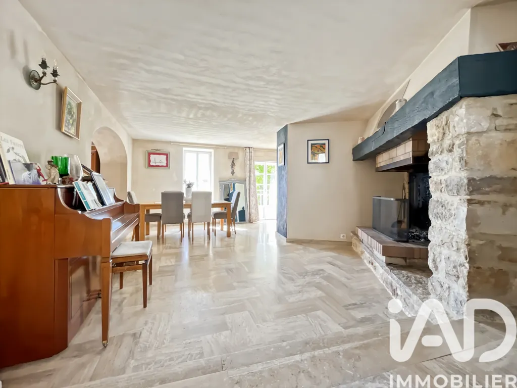 Soggiorno - Rustic Stone Mas with Garden in Goudargues