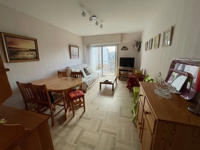 Séjour - Appartement avec Balcon au Centre d'Erquy