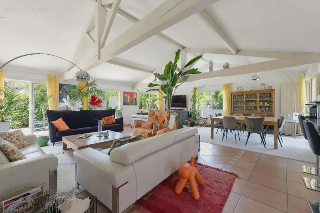 Soggiorno - Villa with Pool near Martignas-sur-Jalle