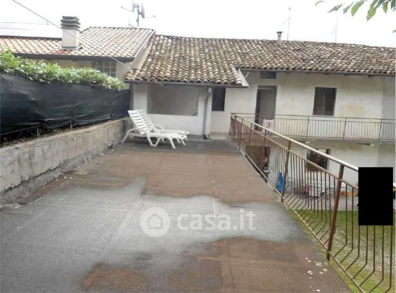 Terrazza - Casa con giardino a Maniago