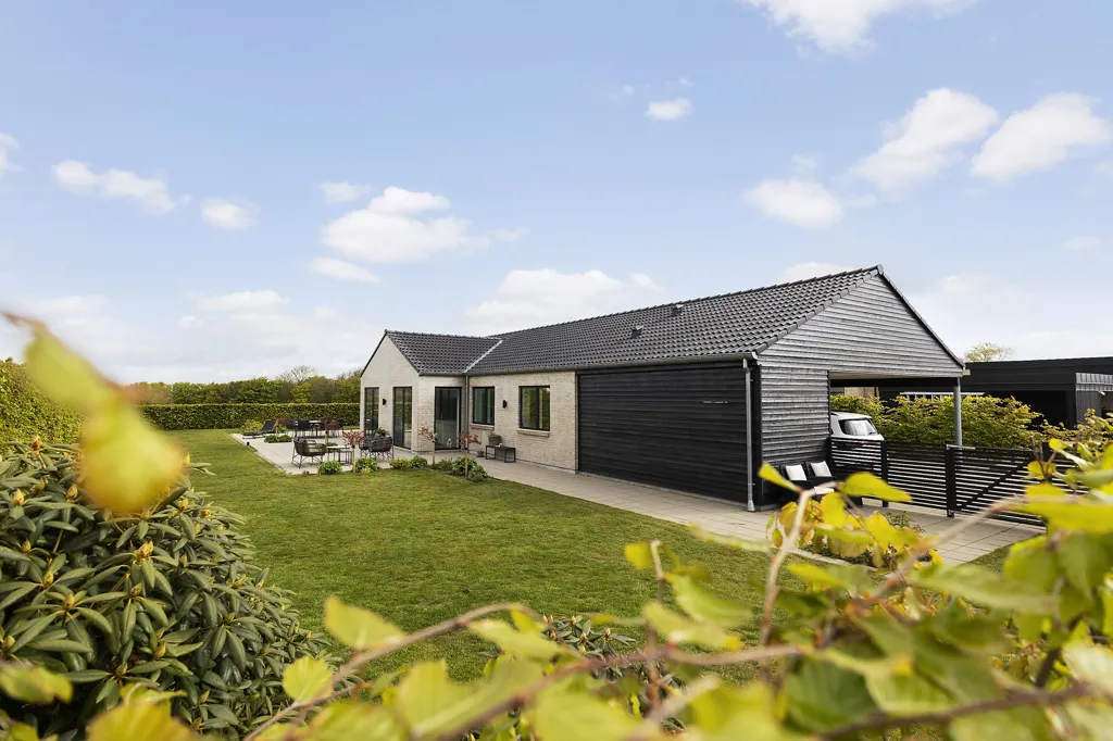 Extérieur - Modern Villa with Terraced Garden in Struer
