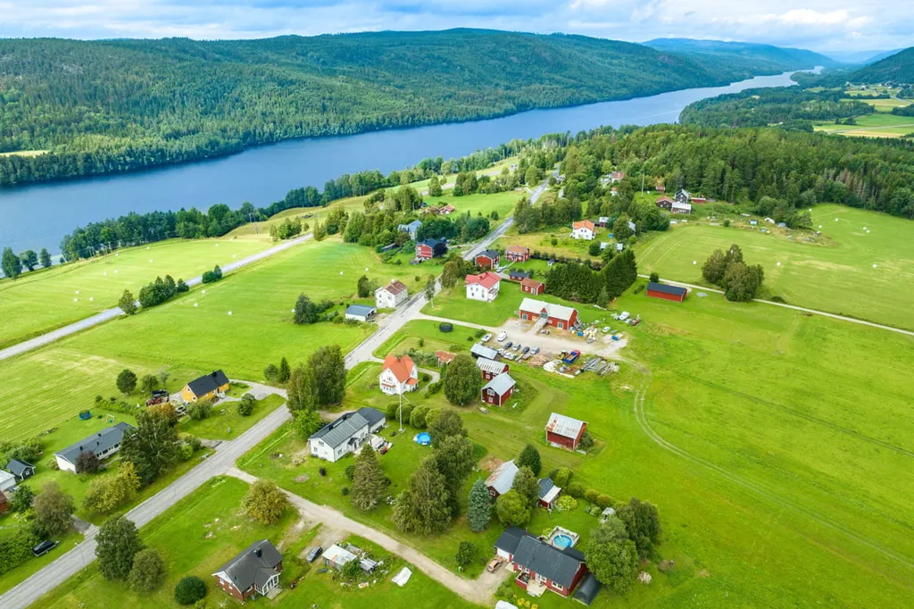 Vue aérienne - Well-Preserved Villa with Nature Access on Indalsvägen