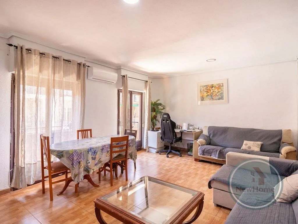 Elutuba - Apartment with Balcony in Carrús Est