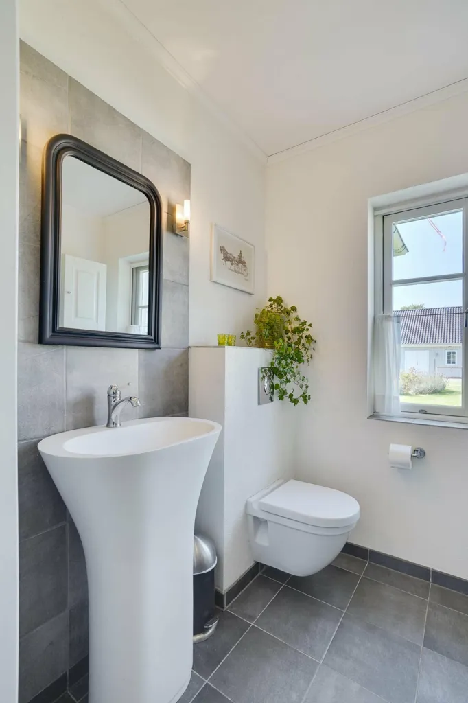 Salles de bain - Modern Farmhouse with Equestrian Facilities near Himmelbjerget