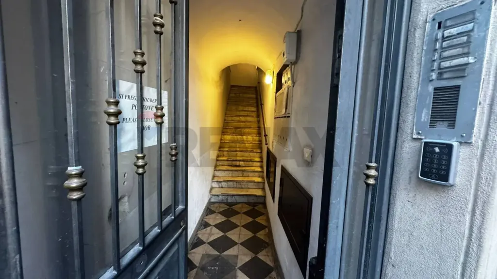 Esik - 8 Mini Apartments with Terrace in Catania