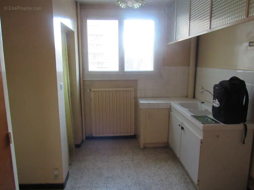 Cuisine - Appartement T4 avec Terrasse Véranda à Alès