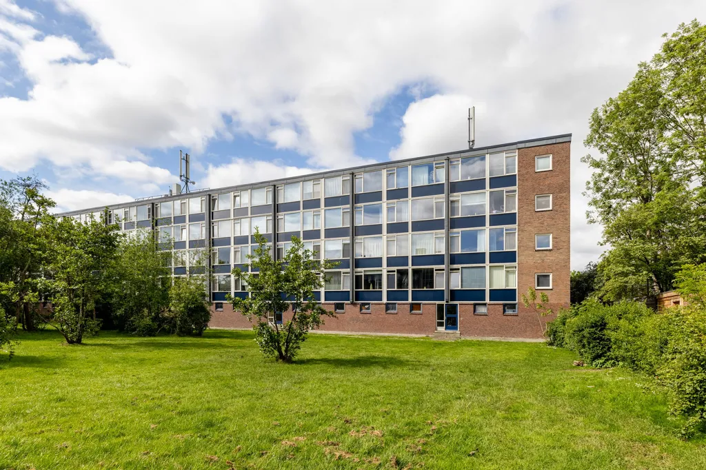 Välivaade - Corner Flat with West Balcony in Central Location