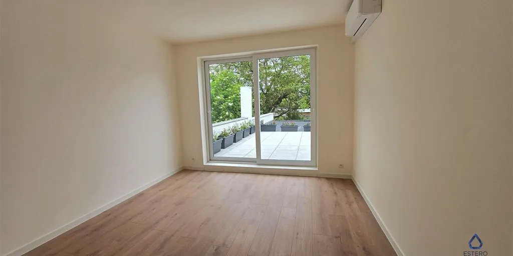 Pièces - Appartement Rénové avec Terrasse à Itegem