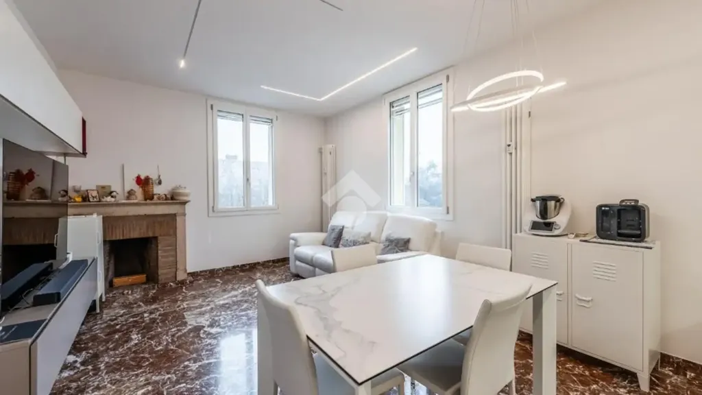 Séjour - Signorile Flat with Ascender in Modena's Historic Centre