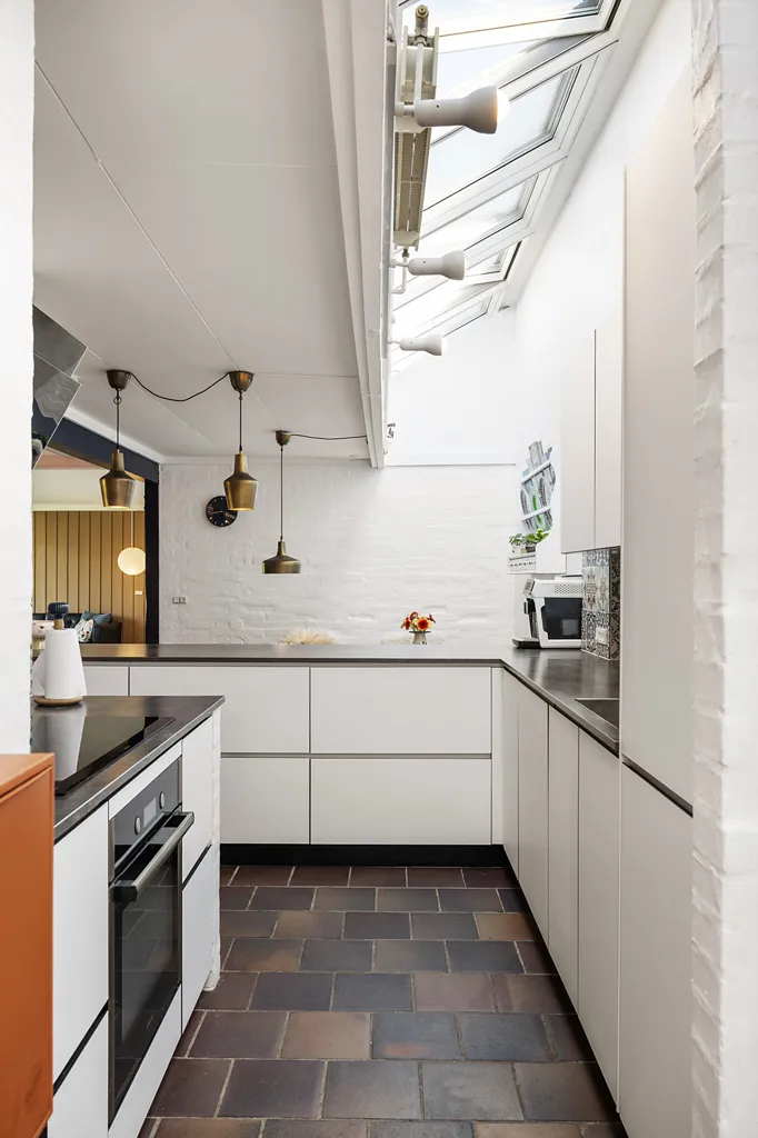 Cuisine - Architectural Villa with Garden in Quiet Area