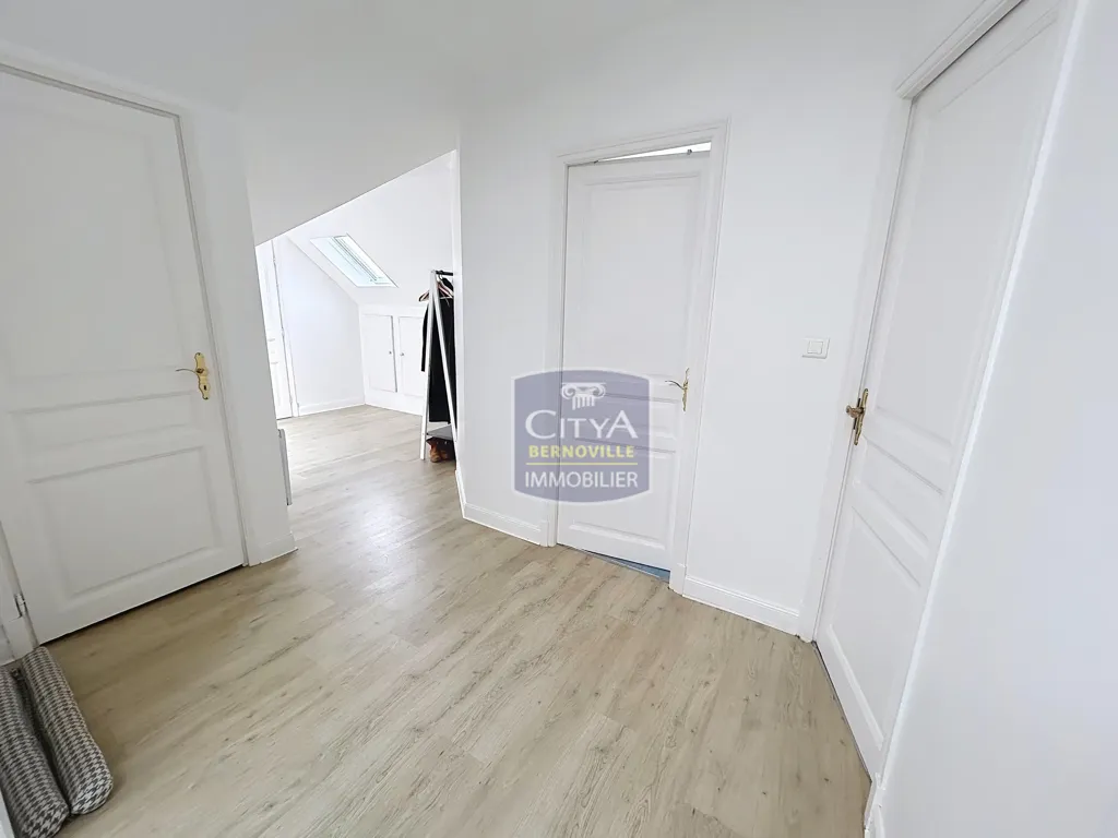 Pièces - Appartement Lumineux avec Balcon à Saint-Quentin