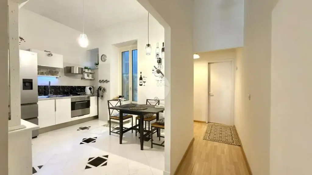 Cucina - Rearranged Apartment with Balcony in Naples
