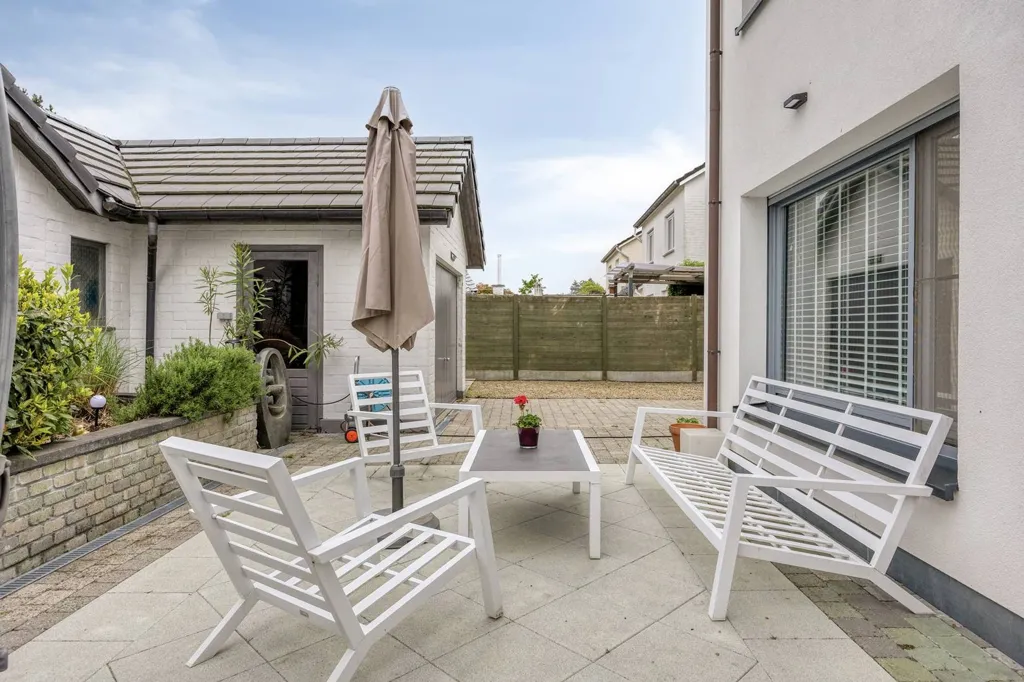 Terrass - 3-Bedroom House with Terrace in Eeklo Centre