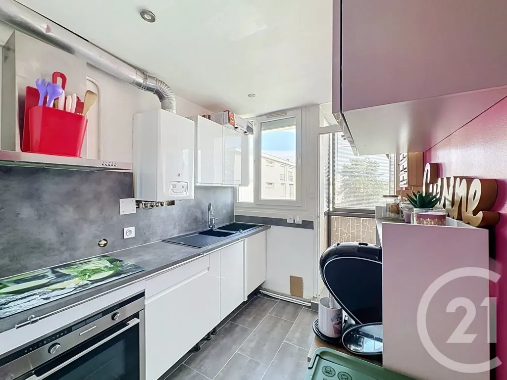 Köök - 3-Bed Apartment with Balcony in Corbas