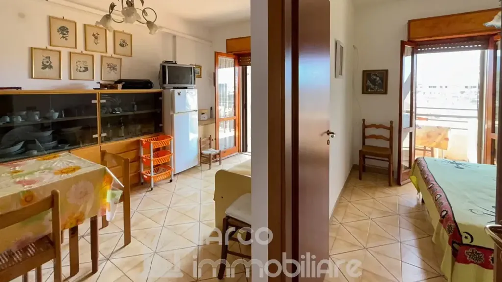 Esszimmer - Trilocale with Balcony in Scalea