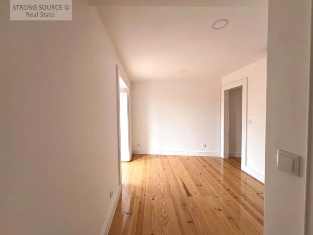 Toad - Luxury Apartments with River View in Graca, Lisbon