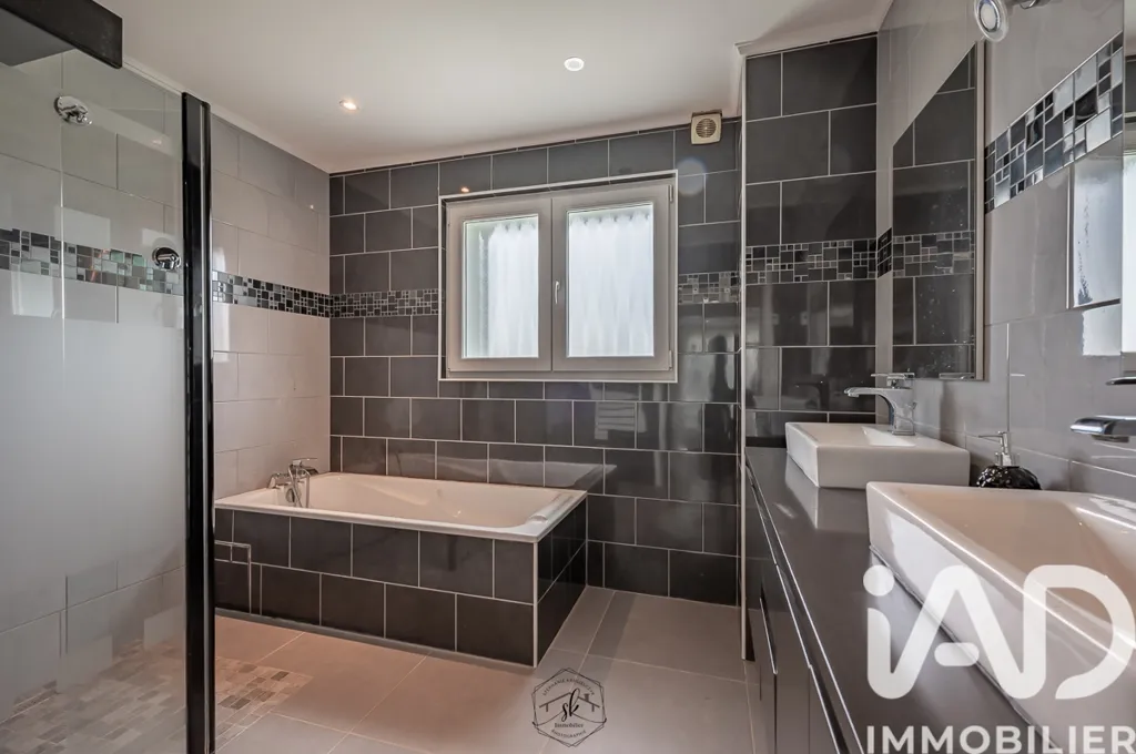 Bathrooms - 6-Bedroom House with Pool in Mexy