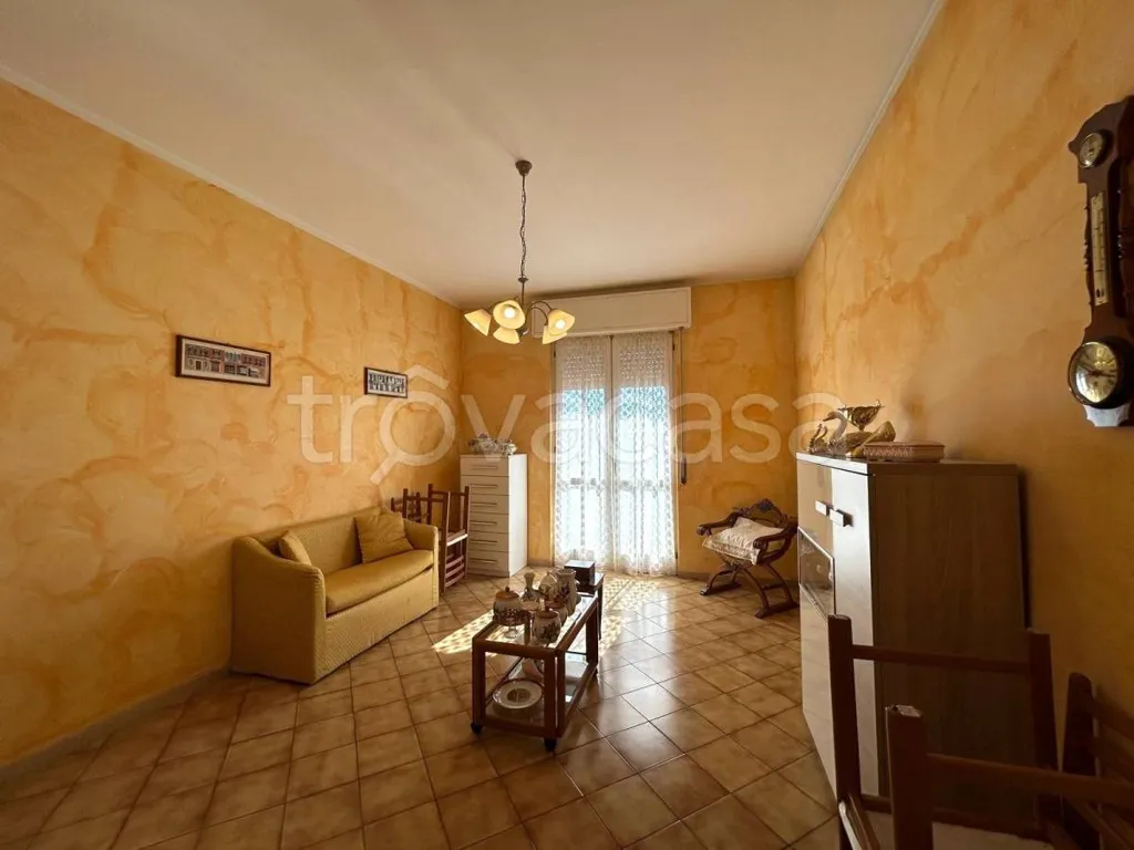 Söögituba - Apartment with Triple Exposure in Lodi Vecchio