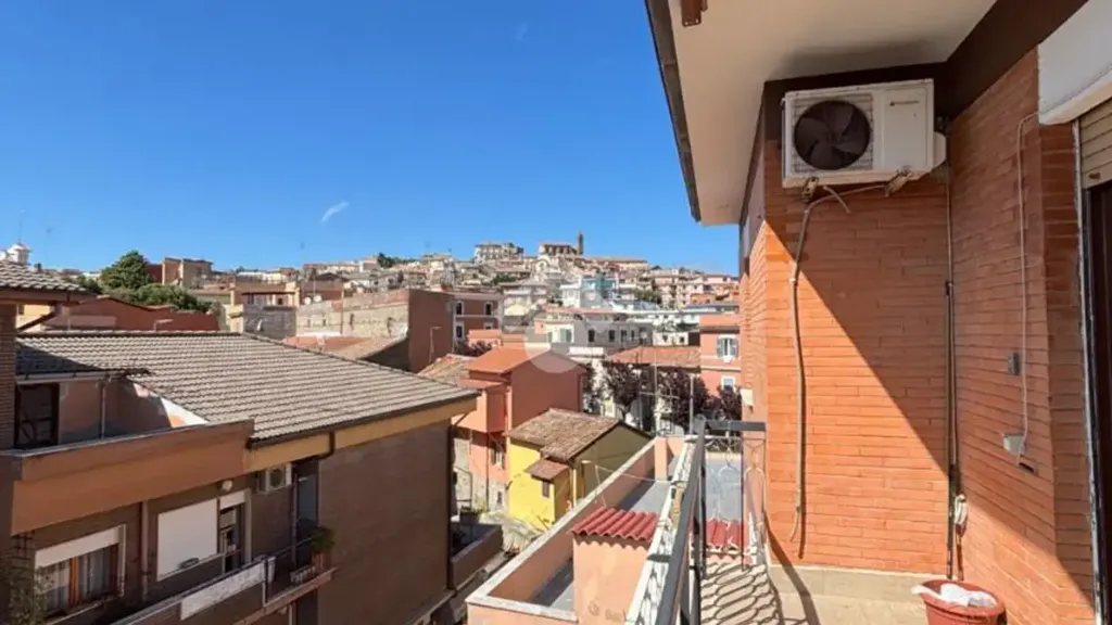 Balcon - Triplex with Balcony Views in Genzano di Roma