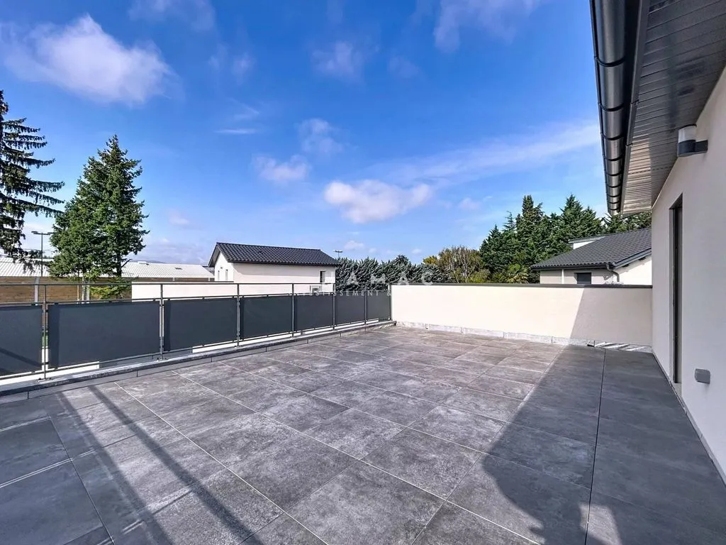 Terrass - Luxury House with City View in Tassin-la-Demi-Lune