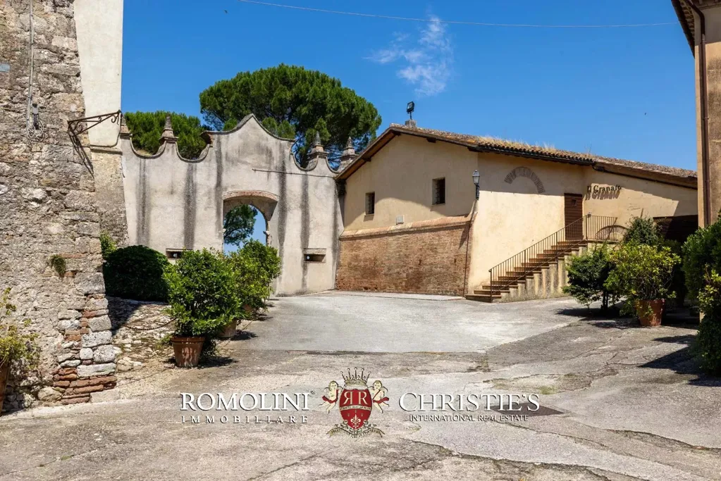 Aed - Historic Estate with Castle in Umbria