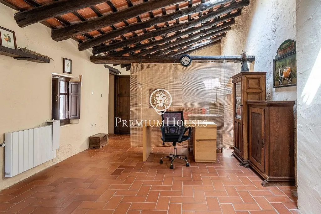 Kabinet - Luxury Farmhouse with Pool near Catllar